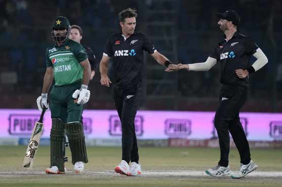 نیوزی لینڈ نے پاکستان کو دوسرے ون ڈے میں شکست دیکر سیریز 1-1 سے برابر کر دی