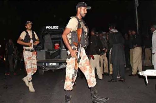 کراچی : رینجرزاور پولیس کی مشترکہ کارروائیاں ، 72مشتبہ افراد زیرحراست