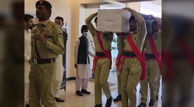 جنرل (ر) پرویز مشرف فوجی اعزاز کے ساتھ سپرد خاک
