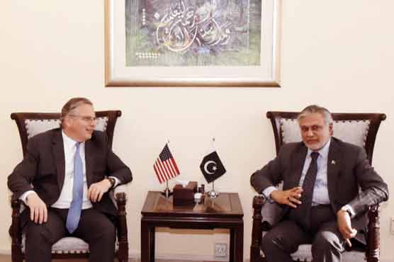 امریکی سفیر ڈونلڈ بلوم کی وفاقی وزیر خزانہ اسحاق ڈار سے ملاقات
