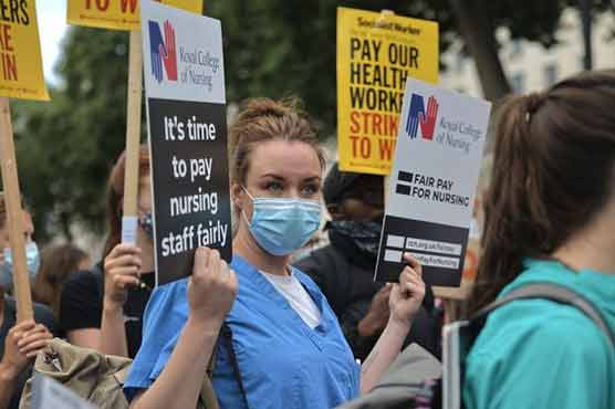 برطانیہ میں نرسز کا تنخواہوں میں اضافے کیلئے ہڑتال کا اعلان