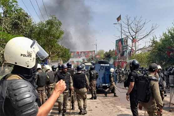 حکومت پنجاب کا پولیس وین پر حملہ کرنے والوں کیخلاف سخت کارروائی کا فیصلہ