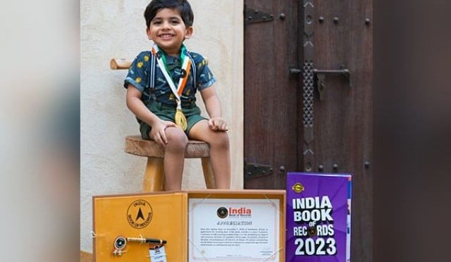 2 سالہ بچے نے 100 سے زائد ممالک کے جھنڈوں کو پہچان کر ریکارڈ قائم کرلیا