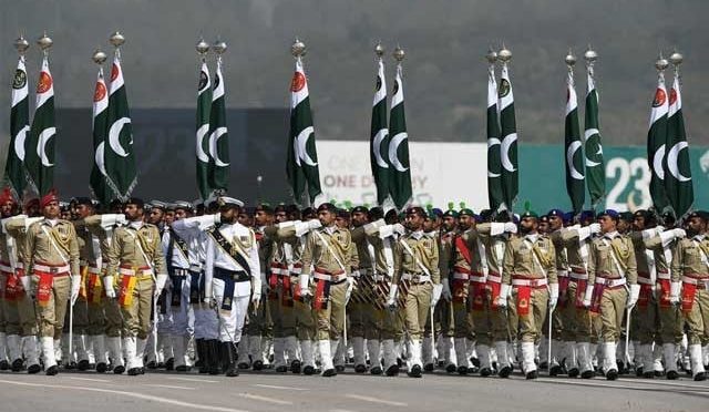 یوم پاکستان جوش و جذبے سے منایا جا رہا ہے، پریڈ کی پروقار تقریب