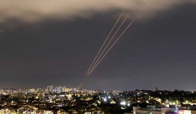 اسرائیل کا ایران پرفضائی حملہ، اصفہان میں 3 ڈرون تباہ کردئیے گئے