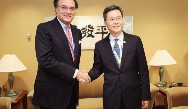 وزیر خزانہ کی چینی ہم منصب سے ملاقات، سی پیک کے دوسرے مرحلے میں تیزی لانے پر اتفاق