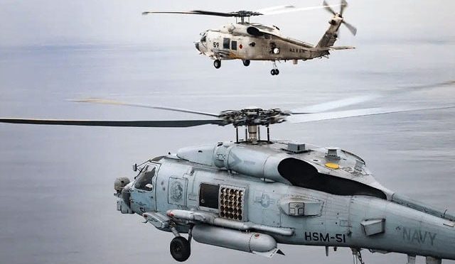 جاپان میں دو ہیلی کاپٹر مشقوں کے دوران سمندر میں گر کر تباہ
