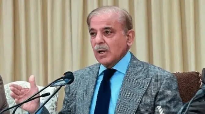 اخراجات میں کمی کردی، وزیراعظم کا کمزور طبقے کو ریلیف دینے کا عزم